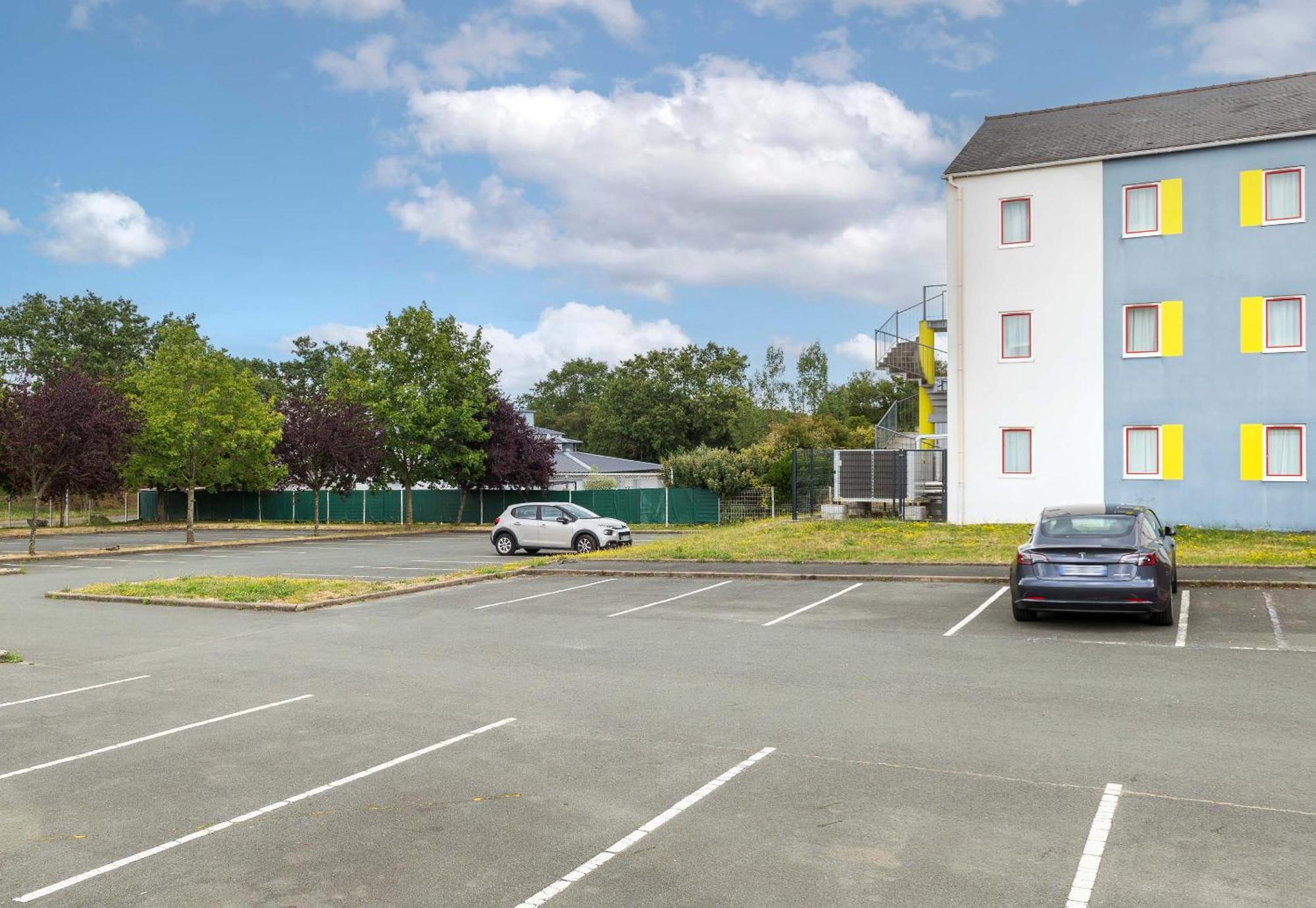 B&B Hotel Angers 2 Universite Beaucouze Bagian luar foto