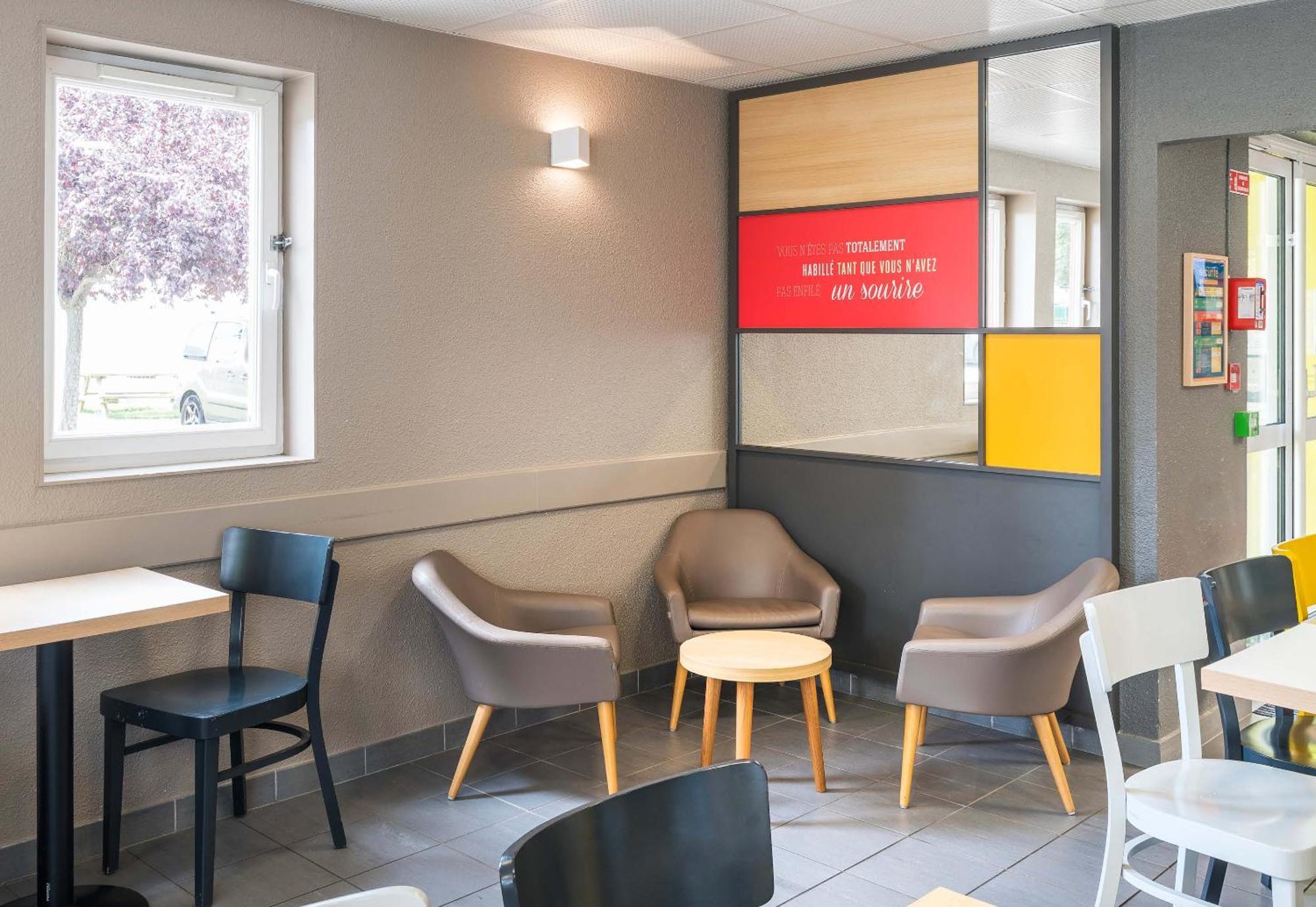B&B Hotel Angers 2 Universite Beaucouze Bagian luar foto