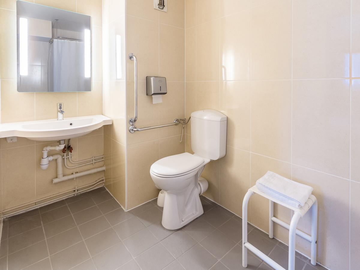 B&B Hotel Angers 2 Universite Beaucouze Bagian luar foto